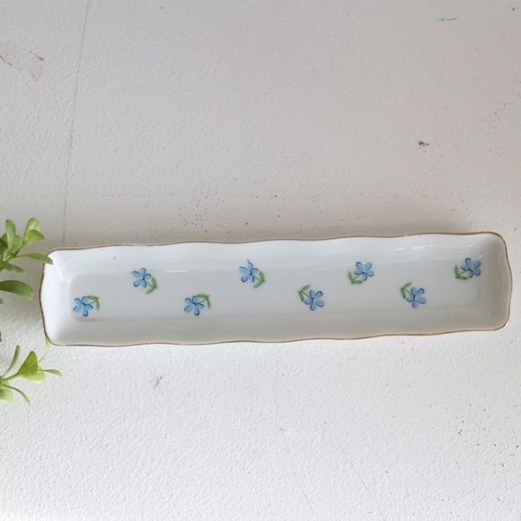 Blue flowers white porcelain trinket dish tray - Picture 7 of 7